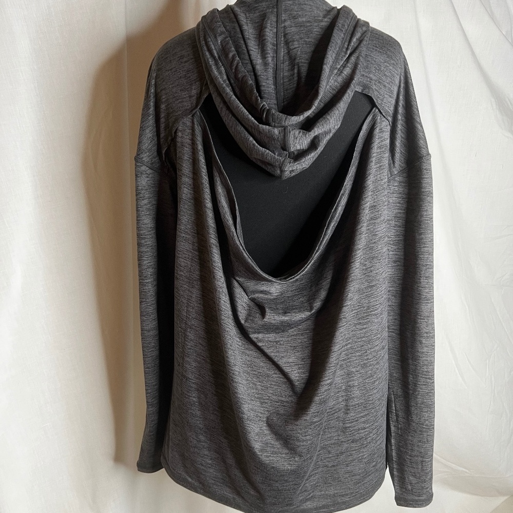 Active Yoga Gaiam Shirt - size L